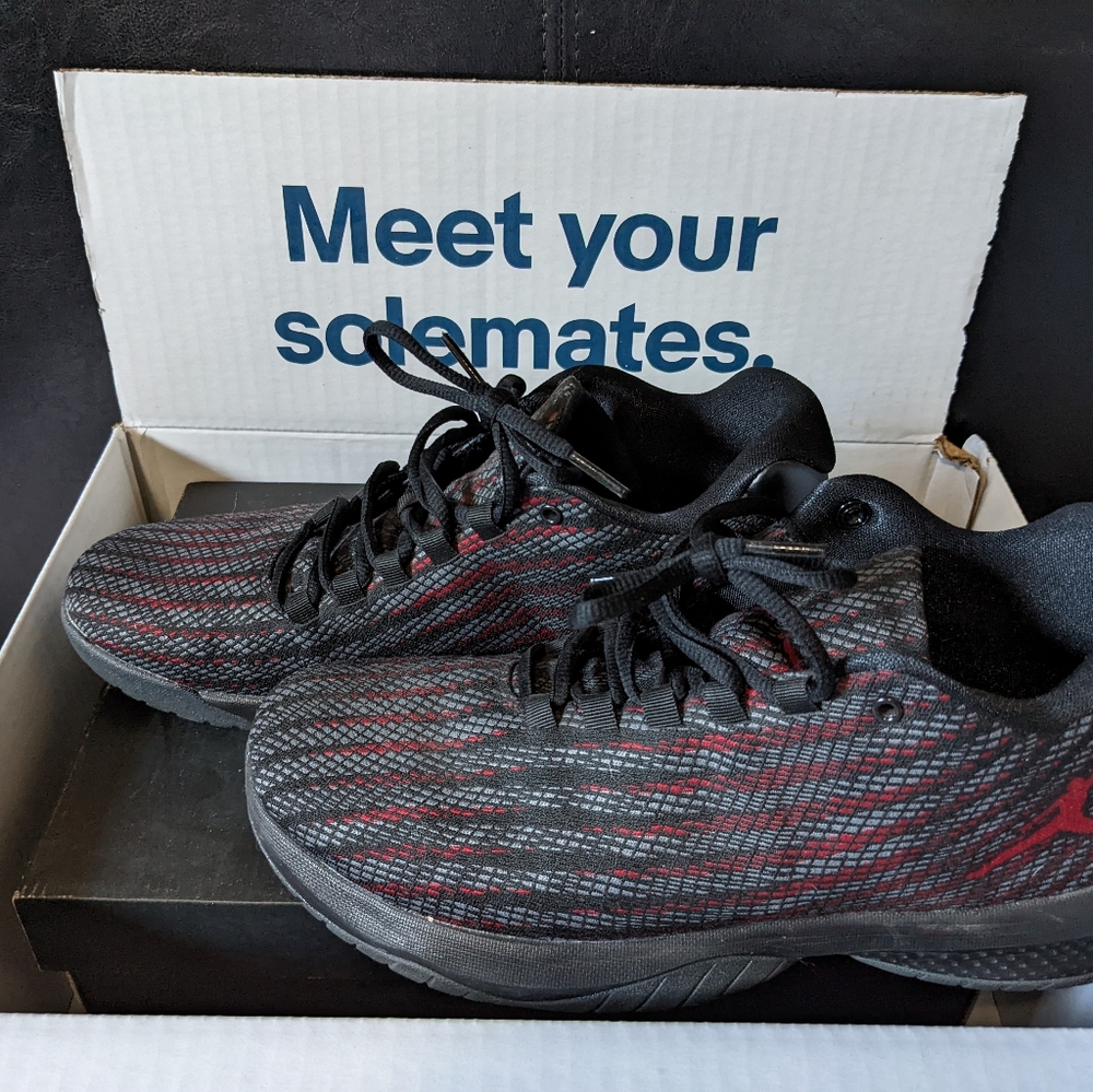 Jordan B Fly size 11